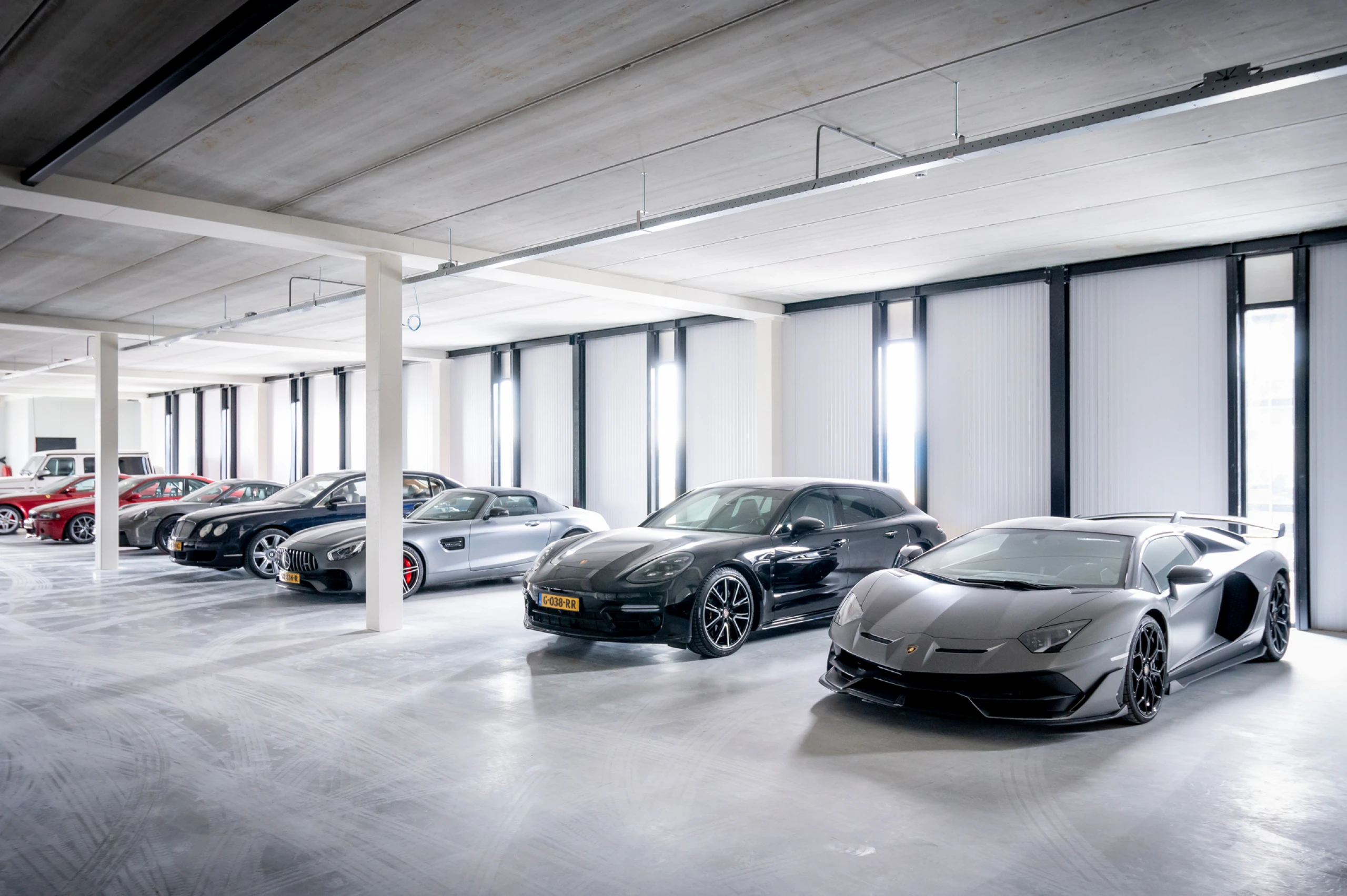 EXCLUSIEVE AUTOSTALLING